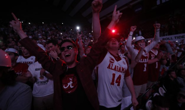 No. 24 Alabama Celebrates Senior Day in a Rout Versus South Carolina