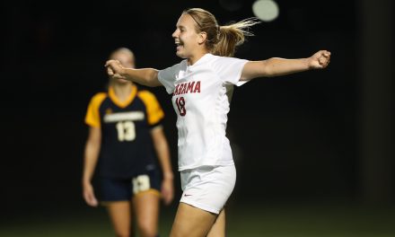 Alabama uses strong offensive performance to hold off Tennessee 4-2