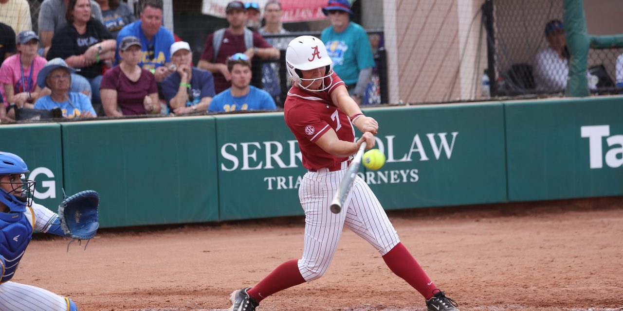 Bama Softball Sweeps Doubleheader in Clearwater.