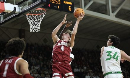 Crimson Tide overcome shaky offense, extend winning streak