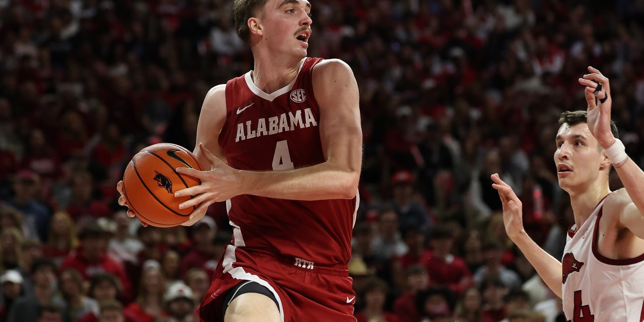 No. 3 Alabama survives furious late surge from Arkansas