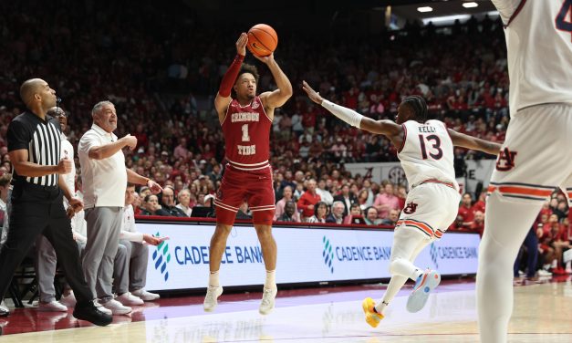 No. 2 Alabama falls to No. 1 Auburn in first ever SEC No. 1 vs No. 2 matchup