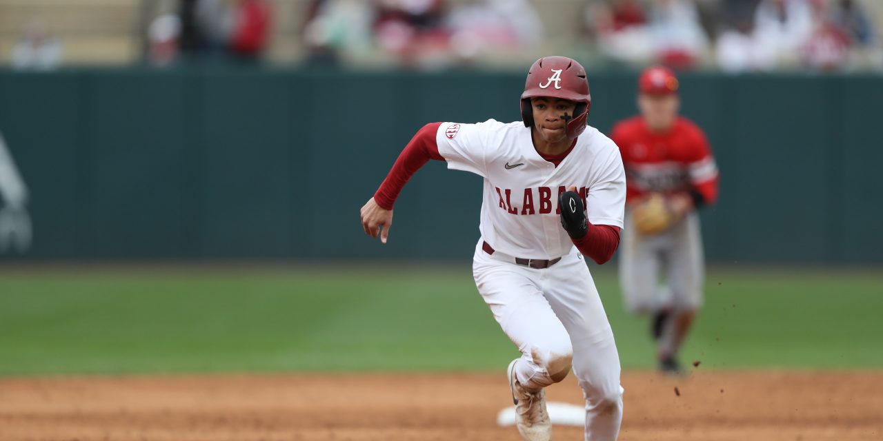 Alabama completes opening weekend sweep