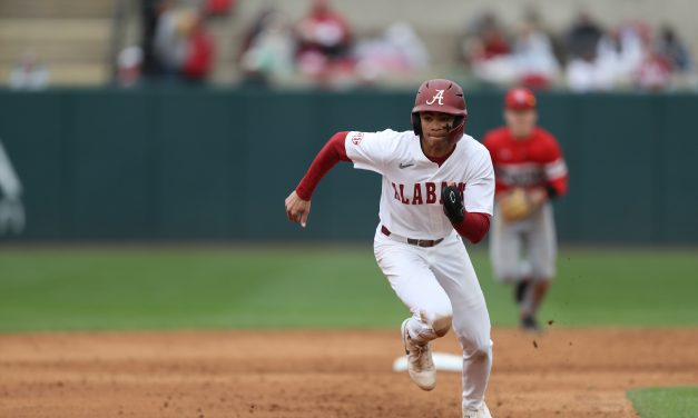 Alabama completes opening weekend sweep