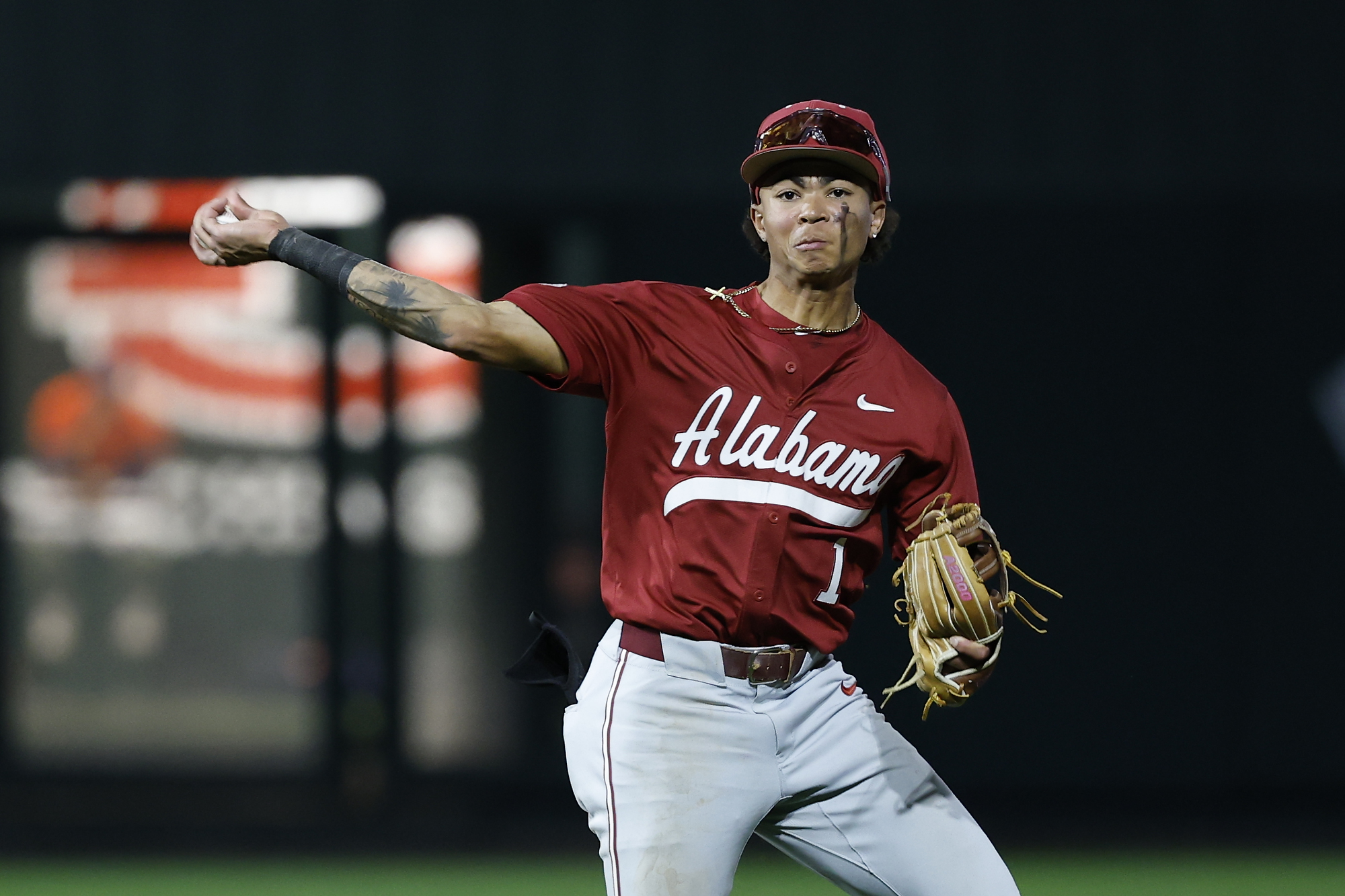 Crimson Tide split doubleheader with rival Auburn lose series